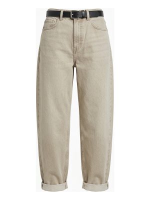 jeans mom fit claros con dobladillo · beige