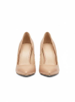 heeled shoes