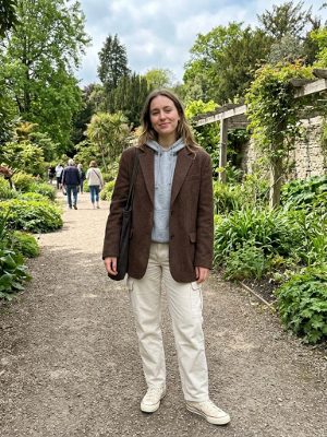 Brown tweed blazer for your outdoor autumn plans