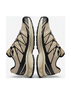 trekking trainers