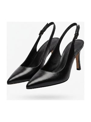 high-heeled pumps