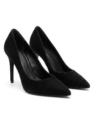 black pumps