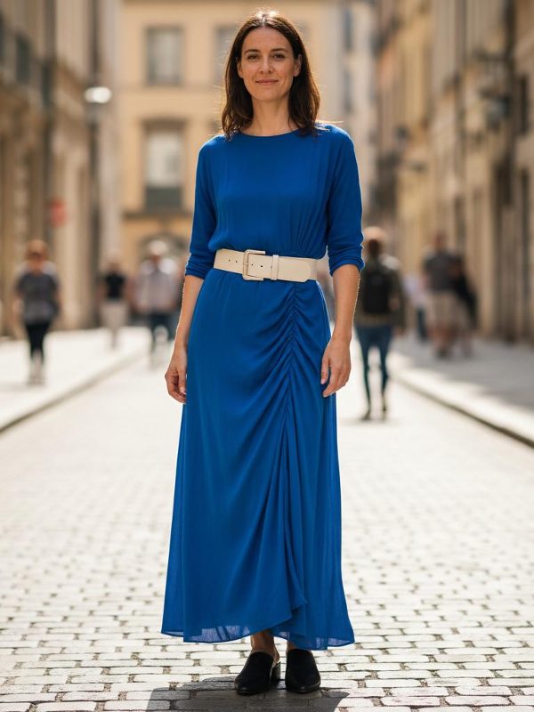 Urban Elegance: The Perfect Blue Maxi Dress for Spring