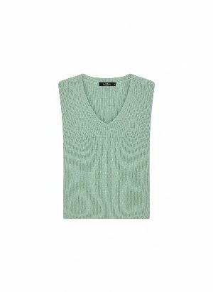 top de punto con cuello en V