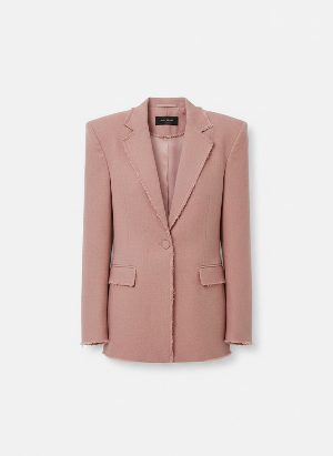 blazer de hombros marcados con bordes deshilachados