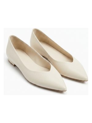 pointed flats